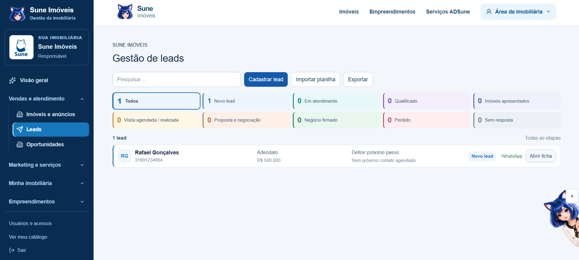 Painel de gestão de leads do Sune Imóveis exibido em um notebook